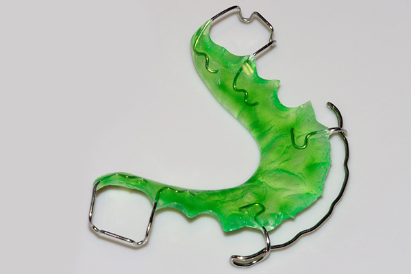 A close-up of a retainer.